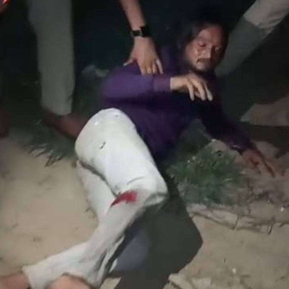 मेरठ में पुलिस और बदमाशों के बीच मुठभेड़:1 आरोपी को लगी गोली, 2 गिरफ्तार; अवैध हथियार और बाइक बरामद