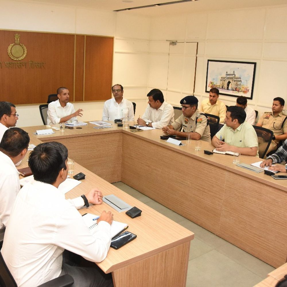 हिसार में सड़क सुरक्षा को लेकर बैठक:  डीसी की जनता से अपील, नियमों के उल्लंघन पर होगी कड़ी कार्रवाई – Hisar News