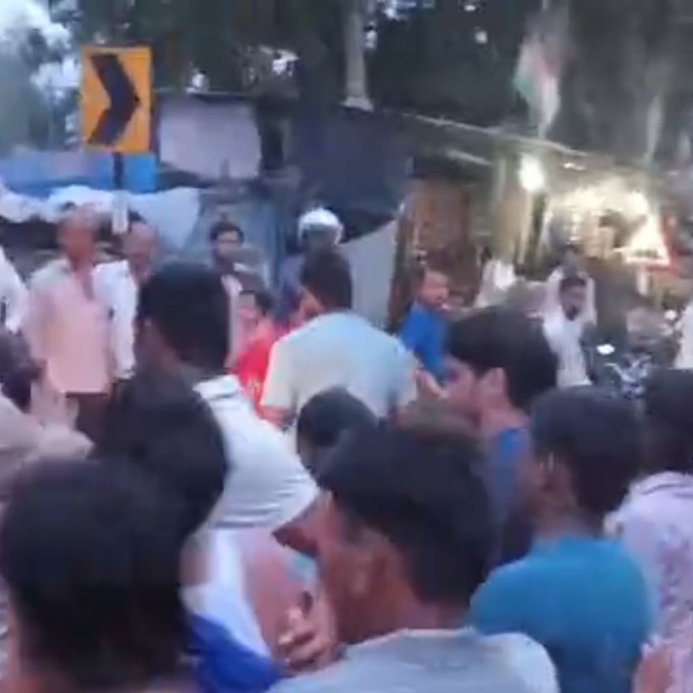 कानपुर में चोरी की अफवाह पर युवक को पीटा:हमीरपुर में वकील के दफ्तर में काम करता है, पुलिस ने पूछताछ के बाद छोड़ा