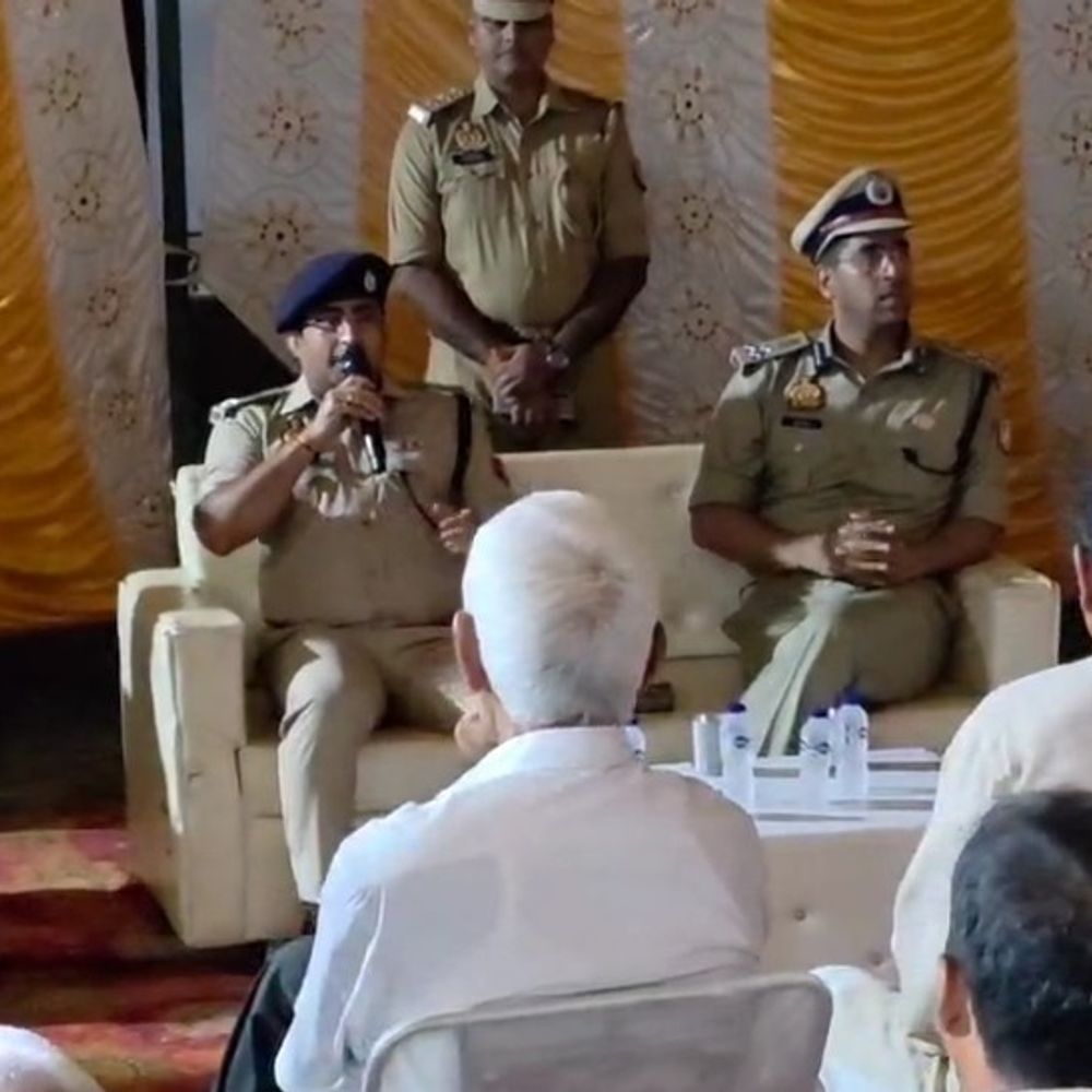 संतकबीरनगर में ड्रोन नियमों को लेकर पुलिस का जनसंवाद:डीआईजी बोले- शादी-समारोह में ड्रोन उड़ाने के लिए थाने से लेनी होगी अनुमति