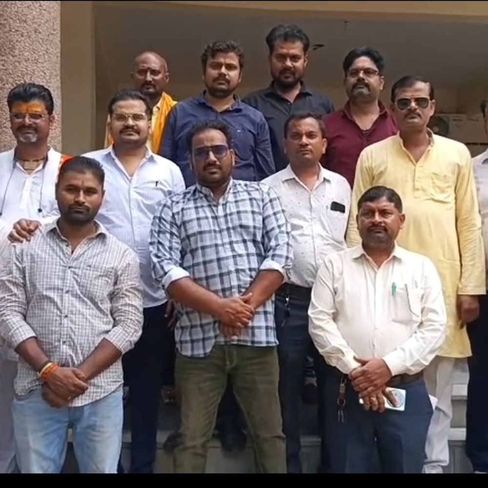 नवरात्रि-दशहरा को लेकर व्यापारियों की मांग:बांदा में सफाई, बिजली और सुरक्षा व्यवस्था सहित कई मुद्दों पर दिया ज्ञापन