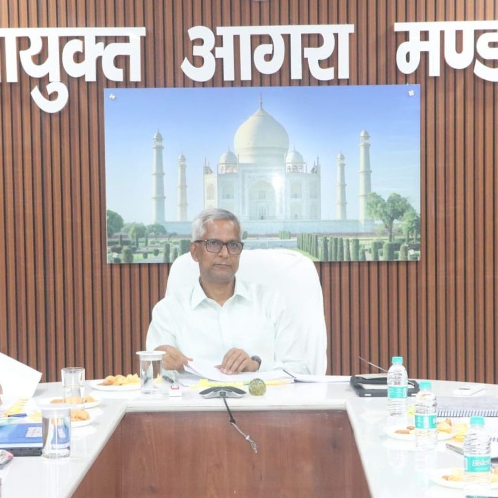 फिटनेस न कराने पर 32 स्कूल बसों के परमिट सस्पेंड:मंडलायुक्त ने की अध्यक्षता में हुई संभागीय परिवहन प्राधिकरण की बैठक में फैसला