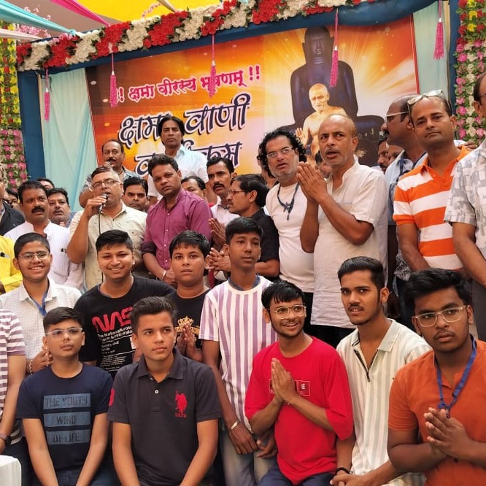 वीर व्यायामशाला और जिम्नेजियम ने किया क्षमावाणी पर्व का आयोजन:5 से 10 दिन तक उपवास करने वाले श्रावकों का तिलक और माला से हुआ सम्मान