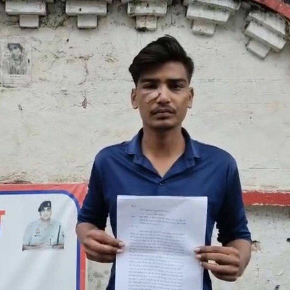 बरेली में डिलीवरी ब्वॉय पर पुलिस की दादागीरी:चेकिंग के दौरान दरोगा ने डंडा मारा, बाइक से गिरकर युवक घायल, एसएसपी से लगाई न्याय की गुहार