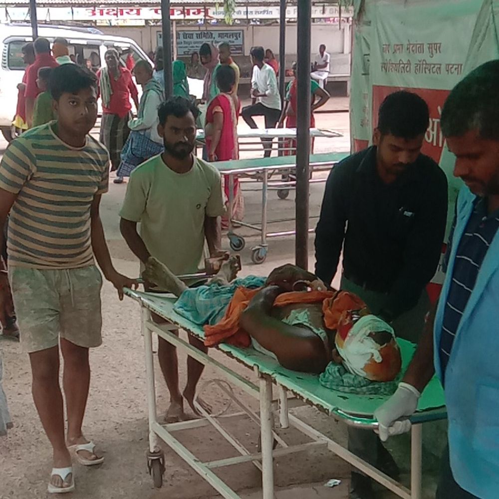 भागलपुर में चरवाहे की 20 मिनट तक लाठी से पिटाई:पशुओं को लेकर खेत गया था चरवाहा, नींद आई तो सोया; आरोपी ने ताबड़तोड़ बरसाई लाठियां