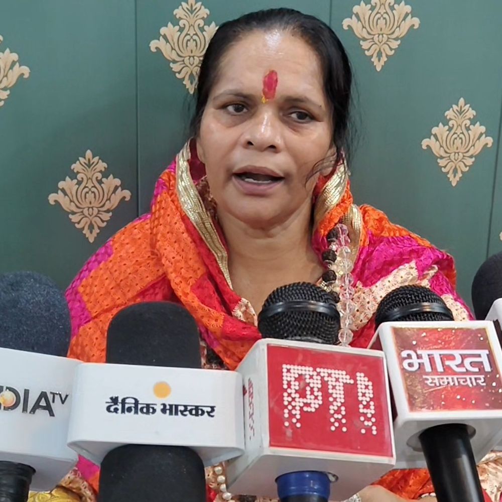 साध्वी प्राची ने रामभद्राचार्य के बयान को सही बताया:शंकराचार्य अविमुक्तेश्वरानंद पर सवाल- कांग्रेस काल में क्यों रहे चुप