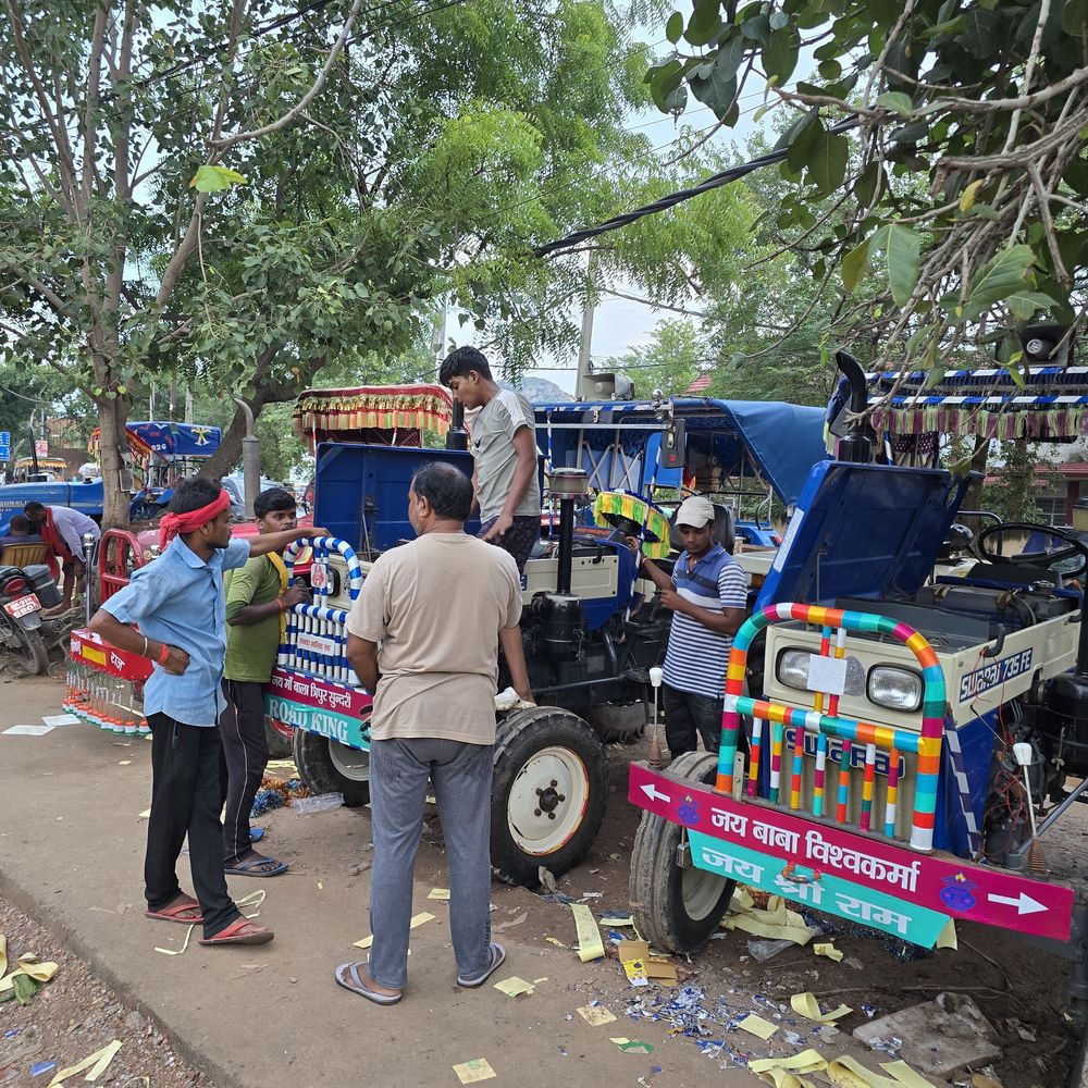 वाहन के साज-सज्जा की बिक्री जोरों पर