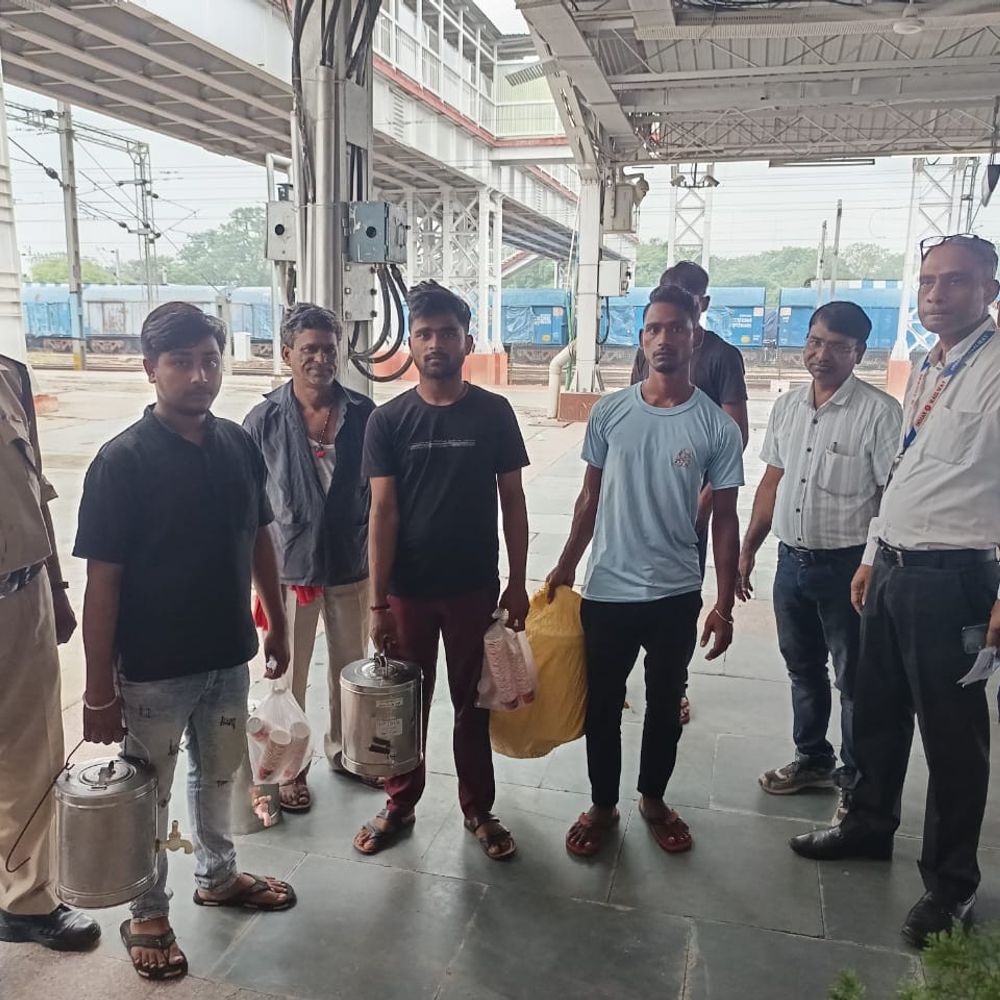 प्रयागराज में बिना टिकट यात्रा करते 29 लोग पकड़े गए:56,950 रुपये जुर्माना वसूला, छिवकी स्टेशन पर चलाया गया चेकिंग अभियान