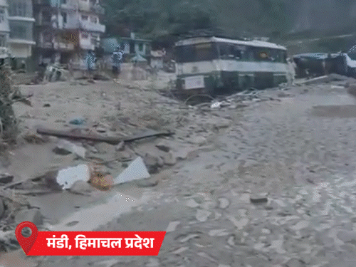 देहरादून के सहस्त्रधारा में बादल फटा, टपकेश्वर मंदिर डूबा:2 फीट मलबा भरा; हिमाचल के मंडी में लैंडस्लाइड, 3 मरे; धर्मपुर बसें बहीं