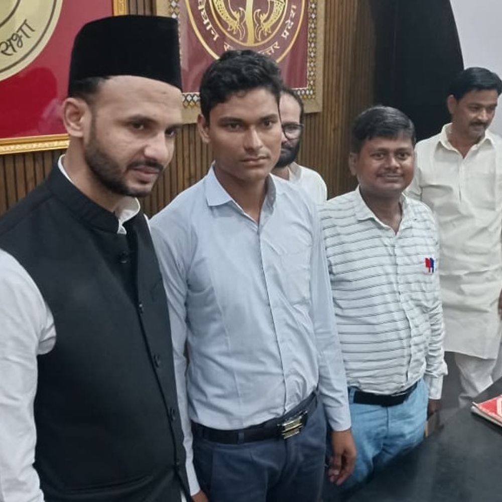 जगद्गुरु रामभद्राचार्य के बयान पर सांसद जियाउर्रहमान बर्क की प्रतिक्रिया:संभल में बोले- इनकी बातों को नजर अंदाज करें, पीछे से कोई विशेष पार्टी बयान दिलवा रही
