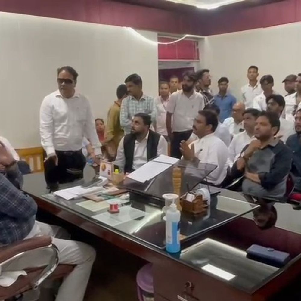 अमरोहा जिला अस्पताल में ऑपरेशन के लिए अवैध वसूली:फिजियोथेरेपिस्ट ने मांगे पैसे, सीएमएस ने किया निलंबित