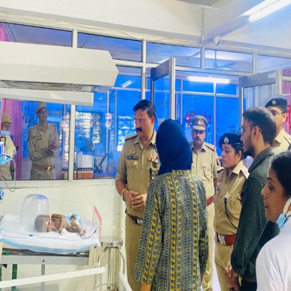 जमीन में दफनाई गई नवजात बच्ची की हालत स्थिर:शाहजहांपुर मेडिकल कॉलेज में चल रहा इलाज, एसपी ने लिया जायजा