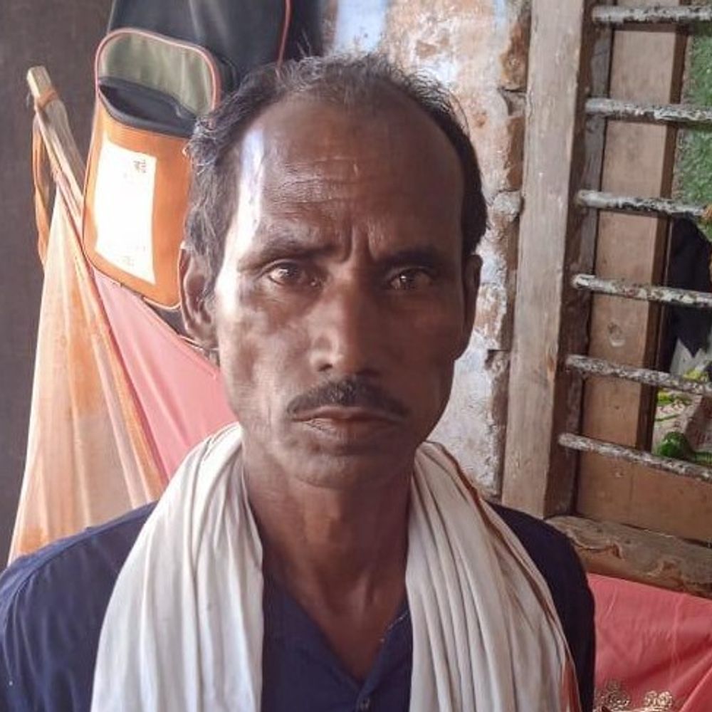आजमगढ़ में सड़क दुर्घटना में राज मिस्त्री की मौत:तेज रफ्तार बुलेट ने मारी टक्कर, इलाज के दौरान तोड़ा दम