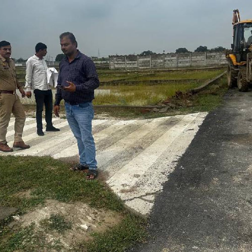 लखनऊ में 8 करोड़ की सरकारी जमीन खाली कराई:नगर आयुक्त बोले- कब्जा लिया, अतिक्रमण के खिलाफ एक्शन जारी रहेगा