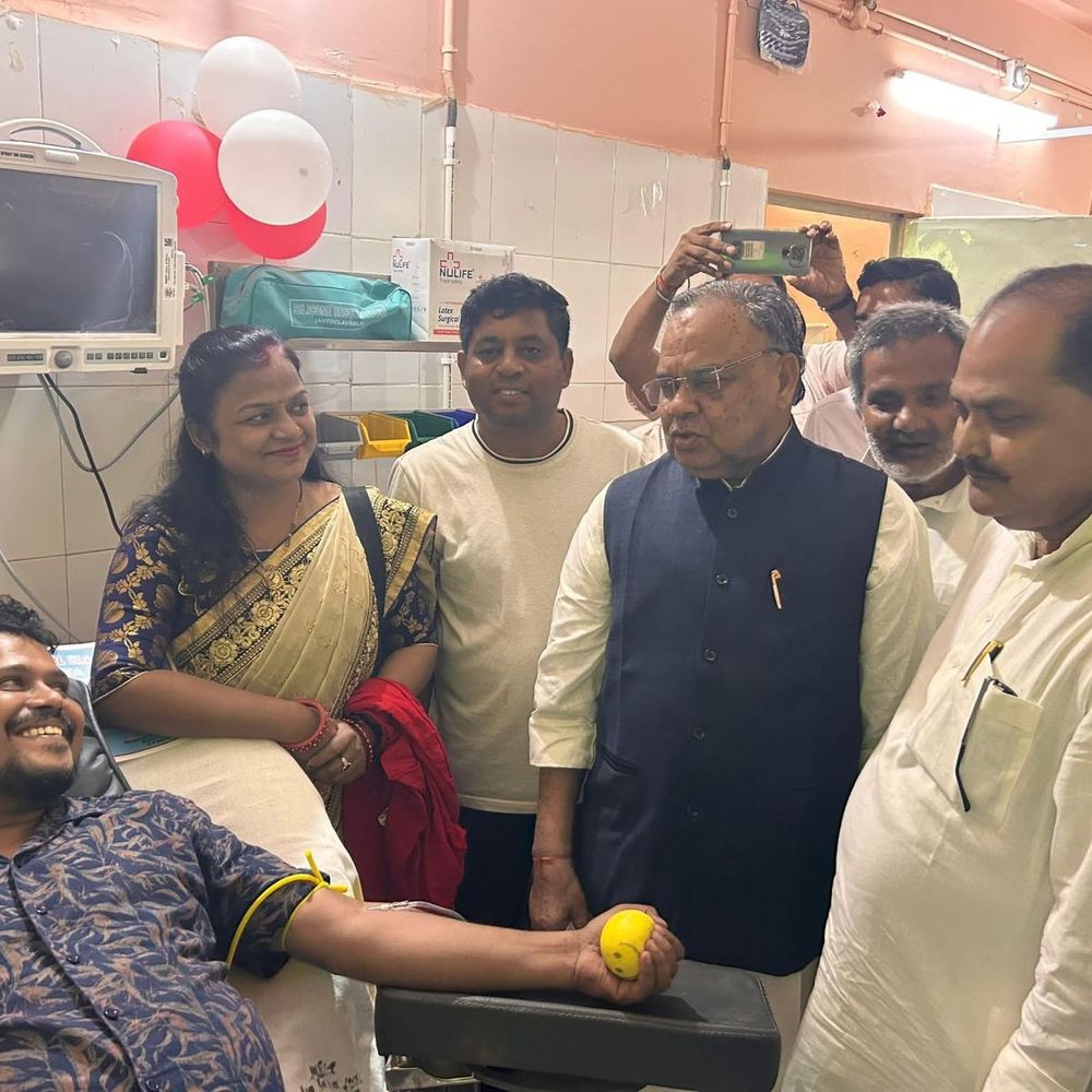 बांका में BJYM ने लगाया रक्तदान शिविर:प्रधानमंत्री मोदी के जन्मदिन पर विधायक रामनारायण मंडल ने किया उद्घाटन