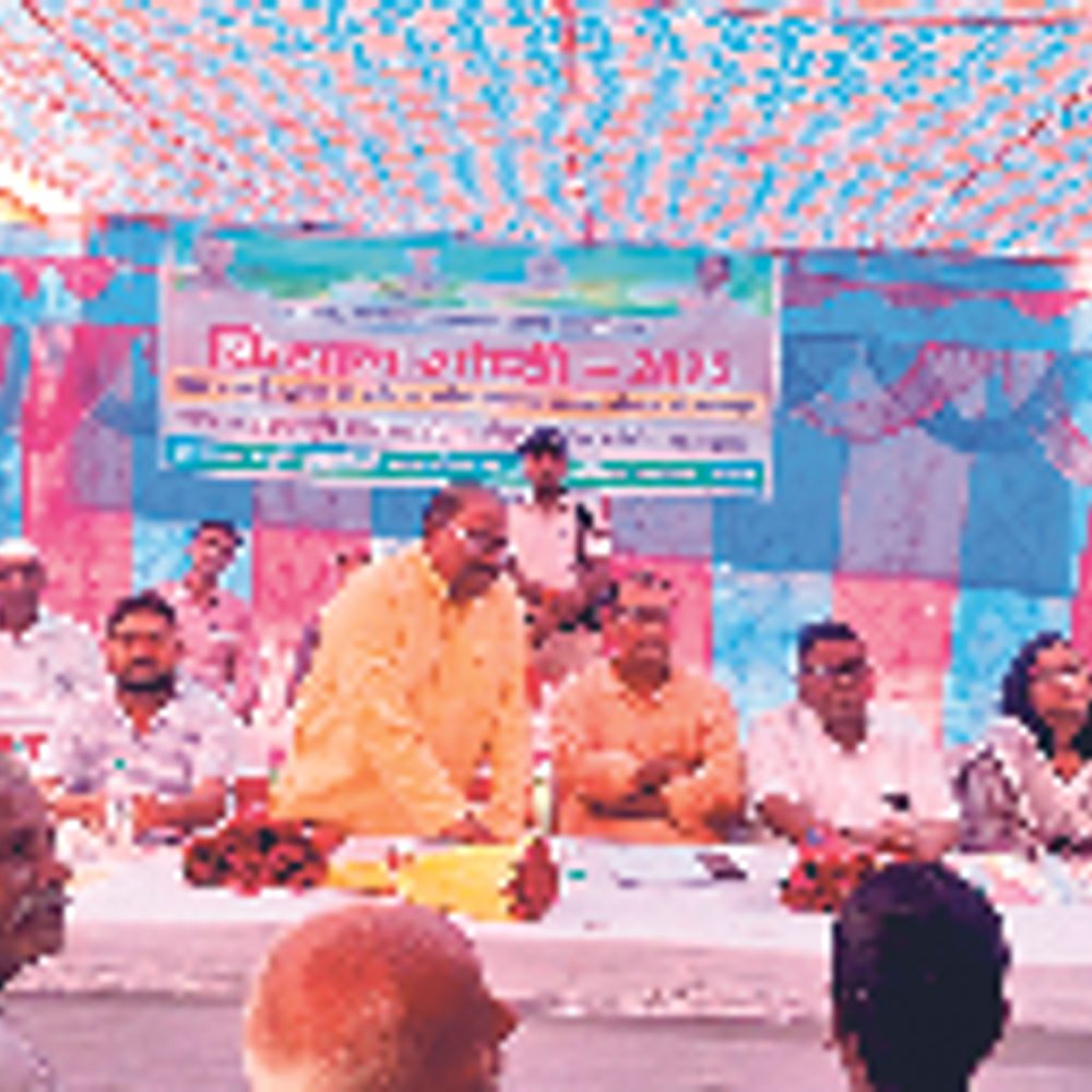 किसानों की आय बढ़ाने के लिए कई योजनाएं चलाई गई