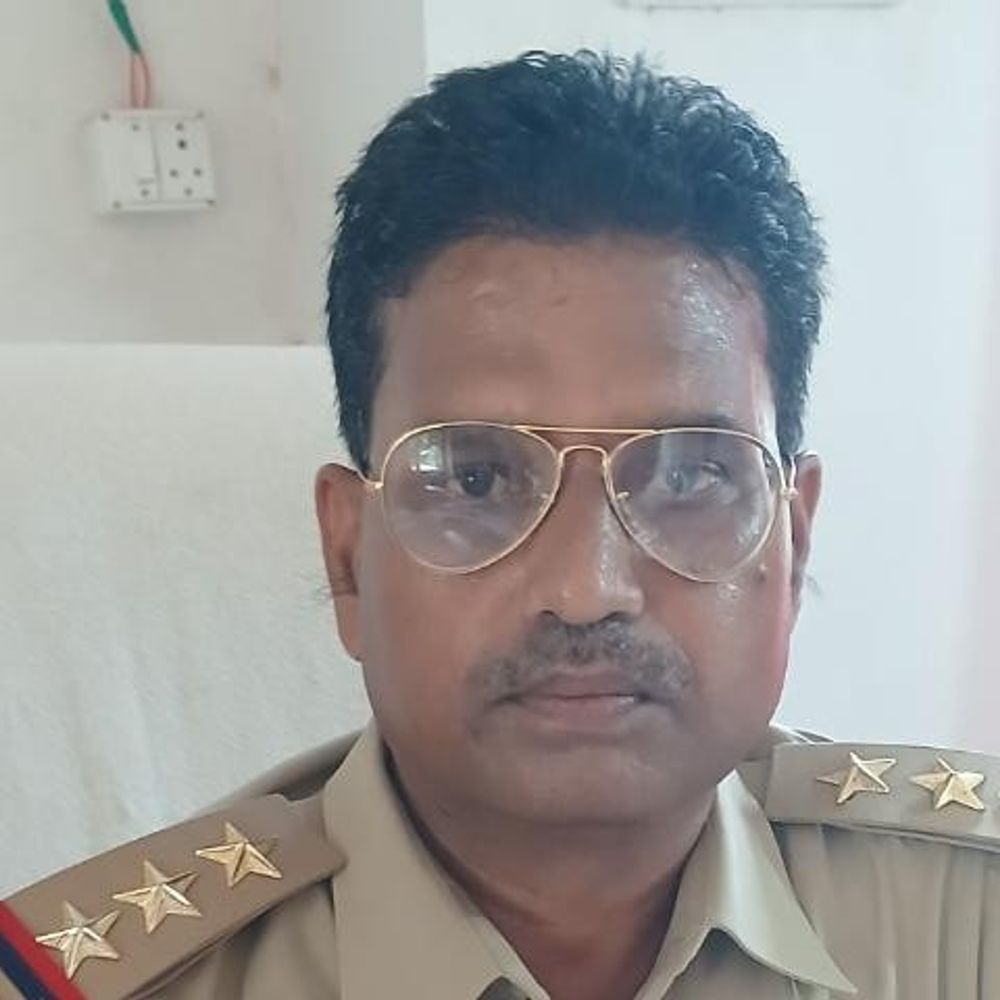 गोंडा में छपिया थाना अध्यक्ष को पद से हटाया:पीड़ित को 24 घंटे थाने में बिठाने, बढ़ते क्राइम ग्राफ पर कार्रवाई, नए प्रभारी नियुक्त