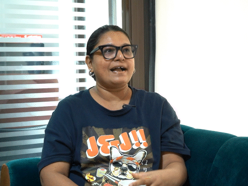 सुहृता दास की फिल्म से महेश भट्ट का कमबैक:डायरेक्टर बोलीं- सड़क 2 प्रोपगैंडा का शिकार हुई, फिल्म विवादों से नहीं सच्चाई से बनती है