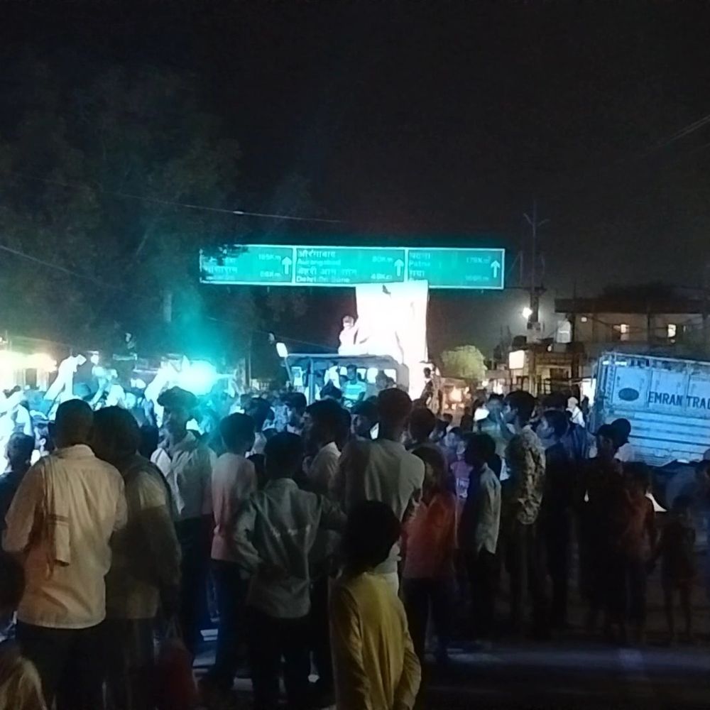 रोहतास में विश्वकर्मा पूजा का विसर्जन:गायत्री मंदिर से सोन नदी तक निकली शोभायात्रा, उमड़ी श्रद्धालुओं की भीड़