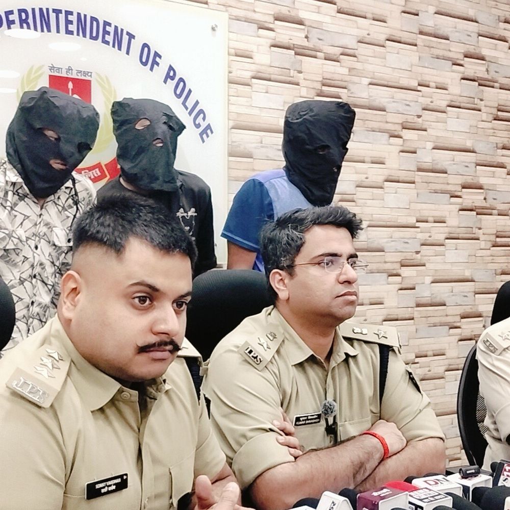 पुलिस ने वर्धमान ज्वेलर्स लूटकांड का खुलासा:  तीन अंतरराज्यीय अपराधी गिरफ्तार, हथियार और वाहन बरामद – Jamshedpur (East Singhbhum) News