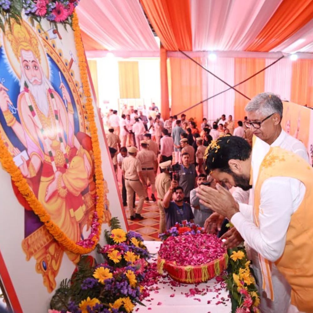 रोहतक में राज्य स्तरीय विश्वकर्मा जयंती पर शक्ति प्रदर्शन, नई अनाज मंडी मंच से दिया विपक्ष के खिलाफ तीखा सियासी संदेश