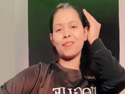 गुरुग्राम में सोशल मीडिया इन्फ्लुएंसर की मौत मामले में ट्विस्ट:मां बोली- दोस्त पर शक, पूछताछ की जाए; PG में फंदे पर लटकी मिली थी