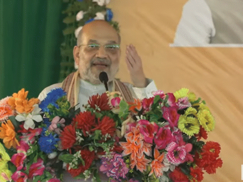 शाह बोले- तेजस्वी चुनाव लड़ने की हिम्मत नहीं कर पाएगा:बेगूसराय में कहा- इस बार NDA प्रचंड बहुमत लाएगी; मंच से गिरिराज के लिए बजवाईं तालियां