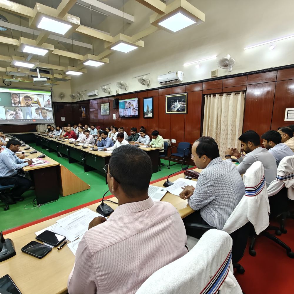 जिलाधिकारी ने विधानसभा चुनाव के लिए दिए आदेश:गयाजी में पदाधिकारियों को जल्द काम पूरा करने का आदेश; 7 डिस्पैच सेंटर बनेंगे