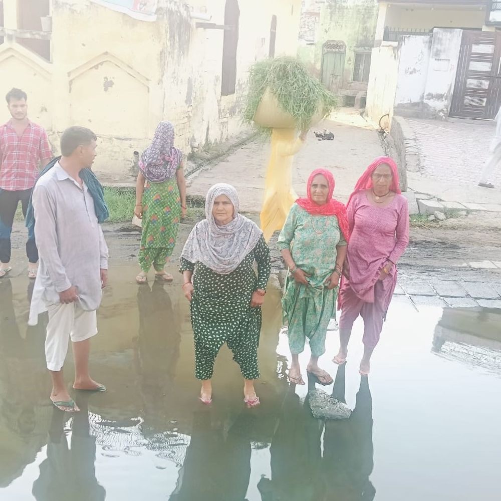 रोहतक के भैणी महाराजपुर-भैणी मातो रोड पर गहरे गड्ढे:  सड़क अधूरी, हादसों और बीमारी फैलने का खतरा, ग्रामीण परेशान – meham News