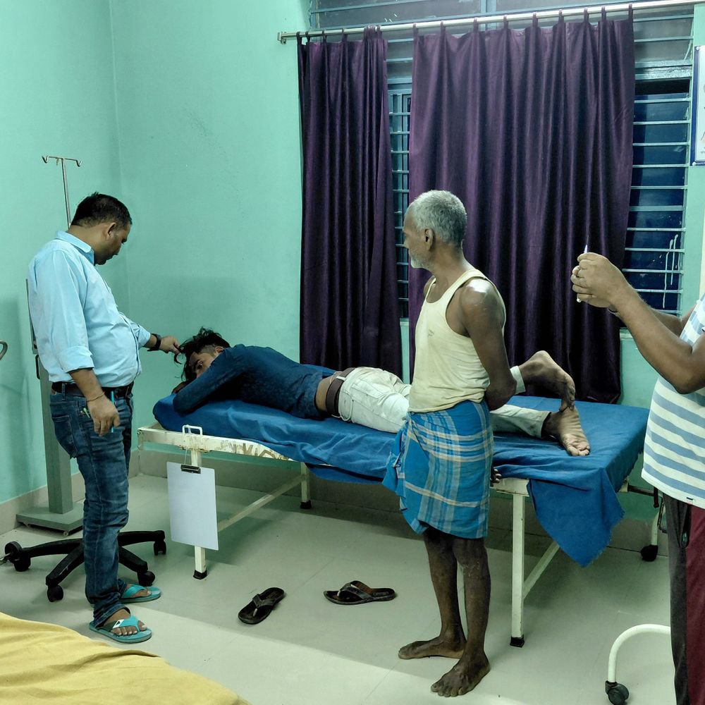 परबत्ता में लोहे के पाइप से युवक पर हमला:स्कूल मैदान में दो युवकों के बीच विवाद, एक घायल