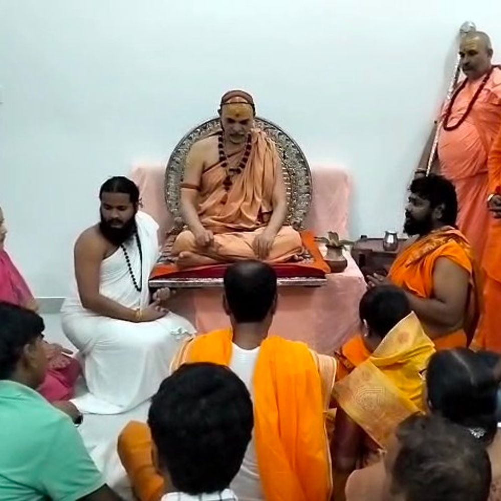 जगद्गुरु शंकराचार्य स्वामी अवधूतेश्वरानंद पहुंचे कटिहार:गो-मतदाता संकल्प यात्रा में श्रद्धालुओं ने किया स्वागत, आध्यात्मिक मार्गदर्शन करेंगे प्रदान