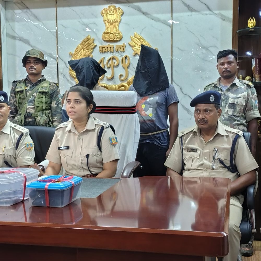 पाकुड़ में सीएसपी संचालक से लूट का खुलासा:  23 क्राइम की घटनाओं में शामिल कुख्यात समेत 2 गिरफ्तार, लूट का माल बरामद – Pakur News