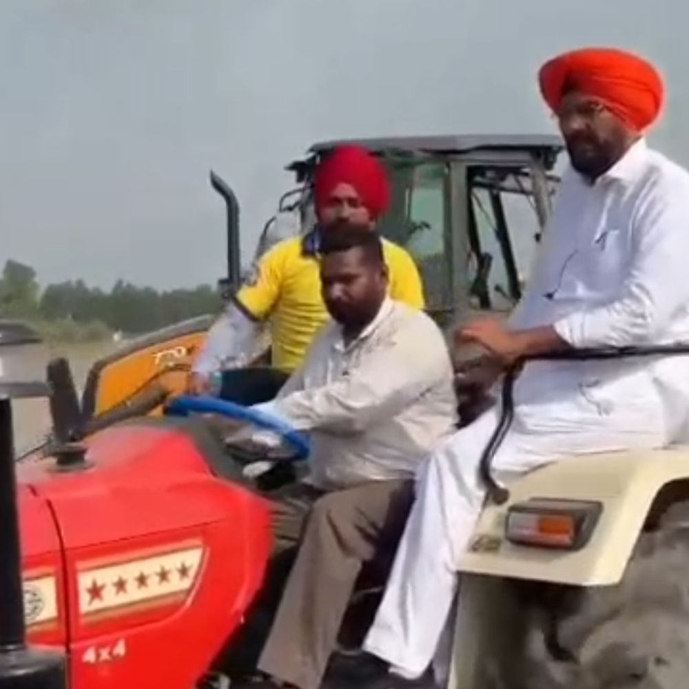 पंजाब में ‘जिसका खेत उसकी रेत’ नीति पर विवाद:  किसानों का आरोप- सरकार ने नहीं दी राहत, मंत्री बोले- अफवाहों पर ध्यान न दें – Amritsar News