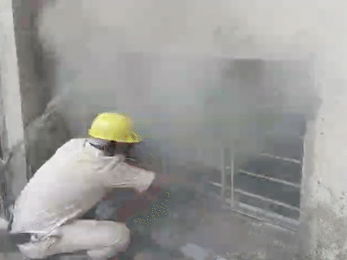 धनबाद के शांति टावर में पूजा भंडार में लगी आग:  दमकल की 3 गाड़ियों ने आग पर पाया काबू, त्योहार के समय दुकान का सामान जला – Dhanbad News