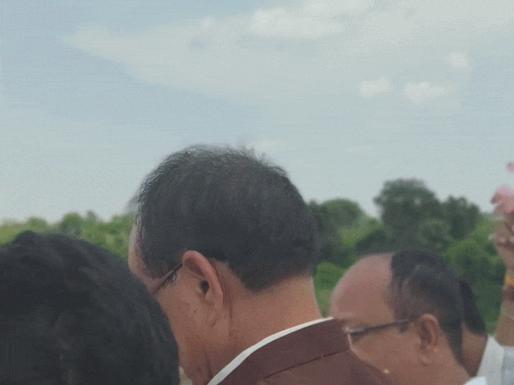 हरदा में शिवराज बोले- तुमने बुलाया और हम चले आए:किसान ने कहा था- कल ही आपको याद किया था; महिलाओं-किसानों की समस्याएं सुनीं