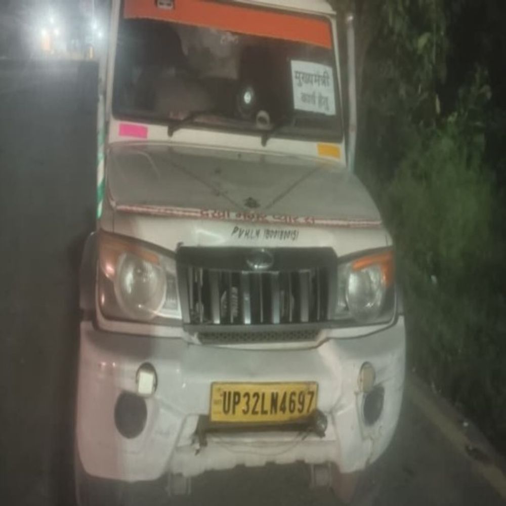 गोरखपुर मेले से लौट रहे ड्राइवर से लूट:हलियापुर में बदमाशों ने तमंचे के बट से किया हमला, मोबाइल और सामान लूटा