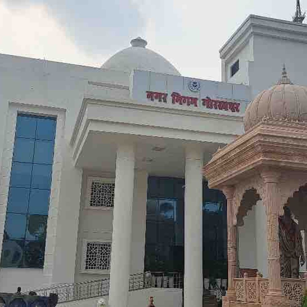 गोरखपुर में वायु प्रदूषण कम करने की पहल:71 करोड़ की योजनाओं में इकोलॉजिकल पार्क, सड़क सुधार और ग्रीन बेल्ट शामिल