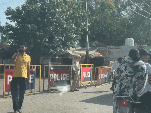 हिसार में सूर्य किरण एयर शो थोड़ी देर में:9 विमान एक साथ उड़ेंगे; पुलिस ने एयरपोर्ट जाने वाला रास्ता बंद किया, हाईवे पर जाम