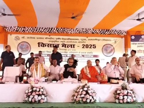 दरभंगा के मेला में किसानों ने लगाया स्टॉल:जाले में पूर्व कृषि मंत्री राधा मोहन सिंह ने किया उद्घाटन; लोगों को मिलेगी ट्रेनिंग