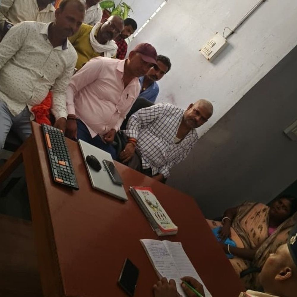 दुर्गा पूजा को लेकर चकमेहसी थाने में बैठक:डीजे पर पूर्ण प्रतिबंध, पूजा समितियों को लाइसेंस लेने का निर्देश