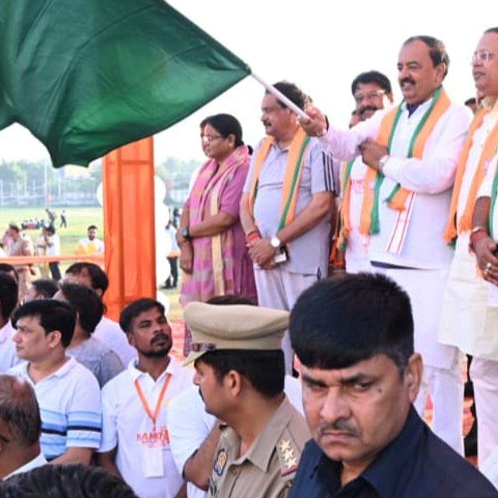 डिप्टी सीएम मौर्य ने नमो मैराथन को दिखाई हरी झंडी:बाले-जिस दिन देश का युवा चल पड़ेगा उस दिन दुनिया चल पड़ेगी