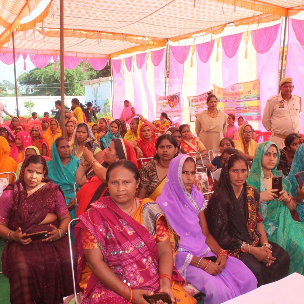 महिला शक्ति सम्मेलन में डीएम का संबोधन:किशोरी मंच के माध्यम से स्वास्थ्य जागरूकता पर जोर, विकसित यूपी 2047 की जानकारी दी