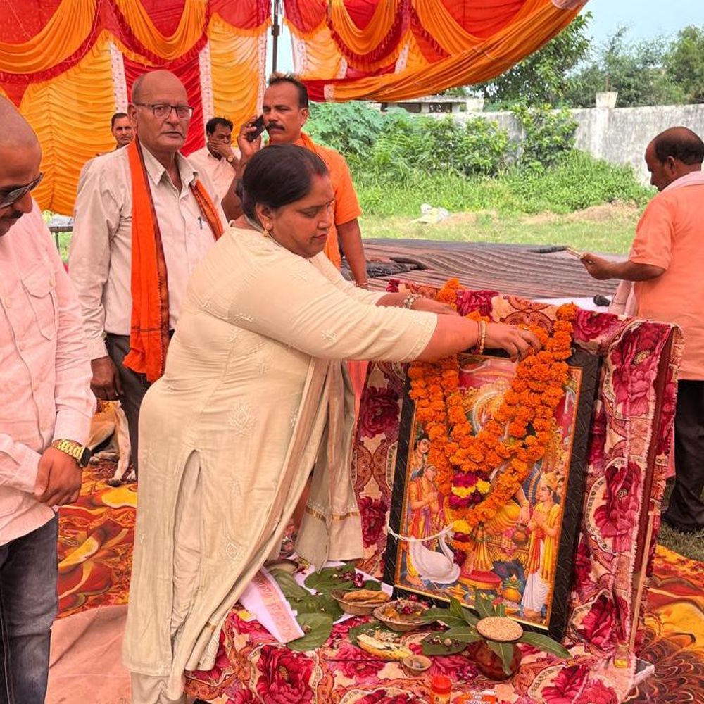जल जीवन मिशन में ग्रामीणों की समस्याएं:घाटमपुर विधायक ने चार गांवों में सुनीं शिकायतें, जल्द समाधान का आश्वासन