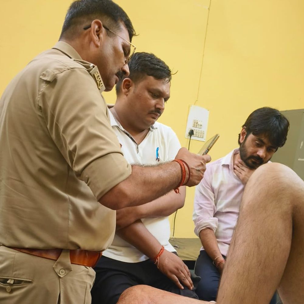 चौकीदार को बदमाशों ने गोली मारी:गंभीर हालत में मेरठ रेफर, पुलिस कर रही मामले की जांच