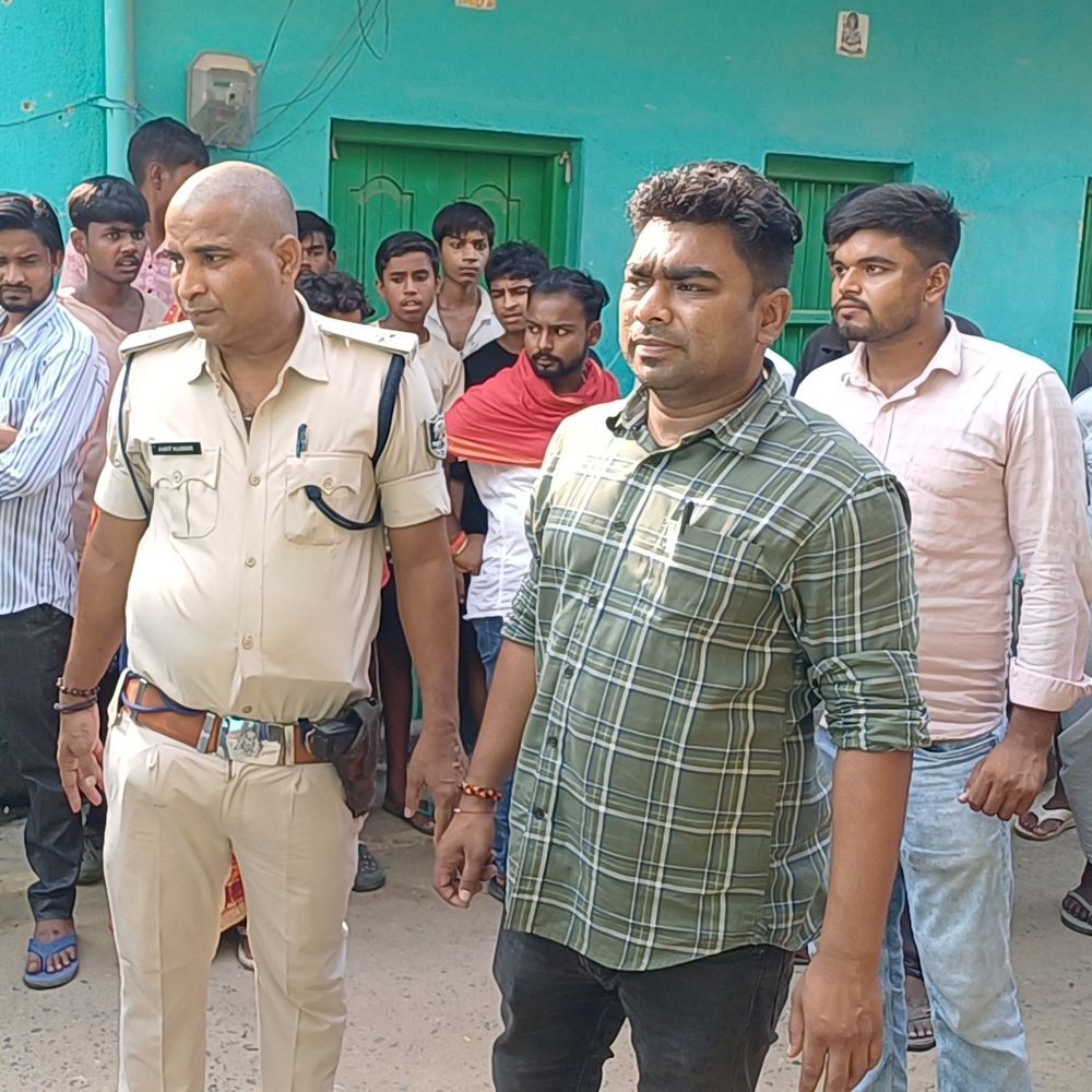 लखीसराय में 20 साल की छात्रा की संदिग्ध मौत:कमरे में फंदे से लटका मिला शव, पटना की रहने वाली थी युवती