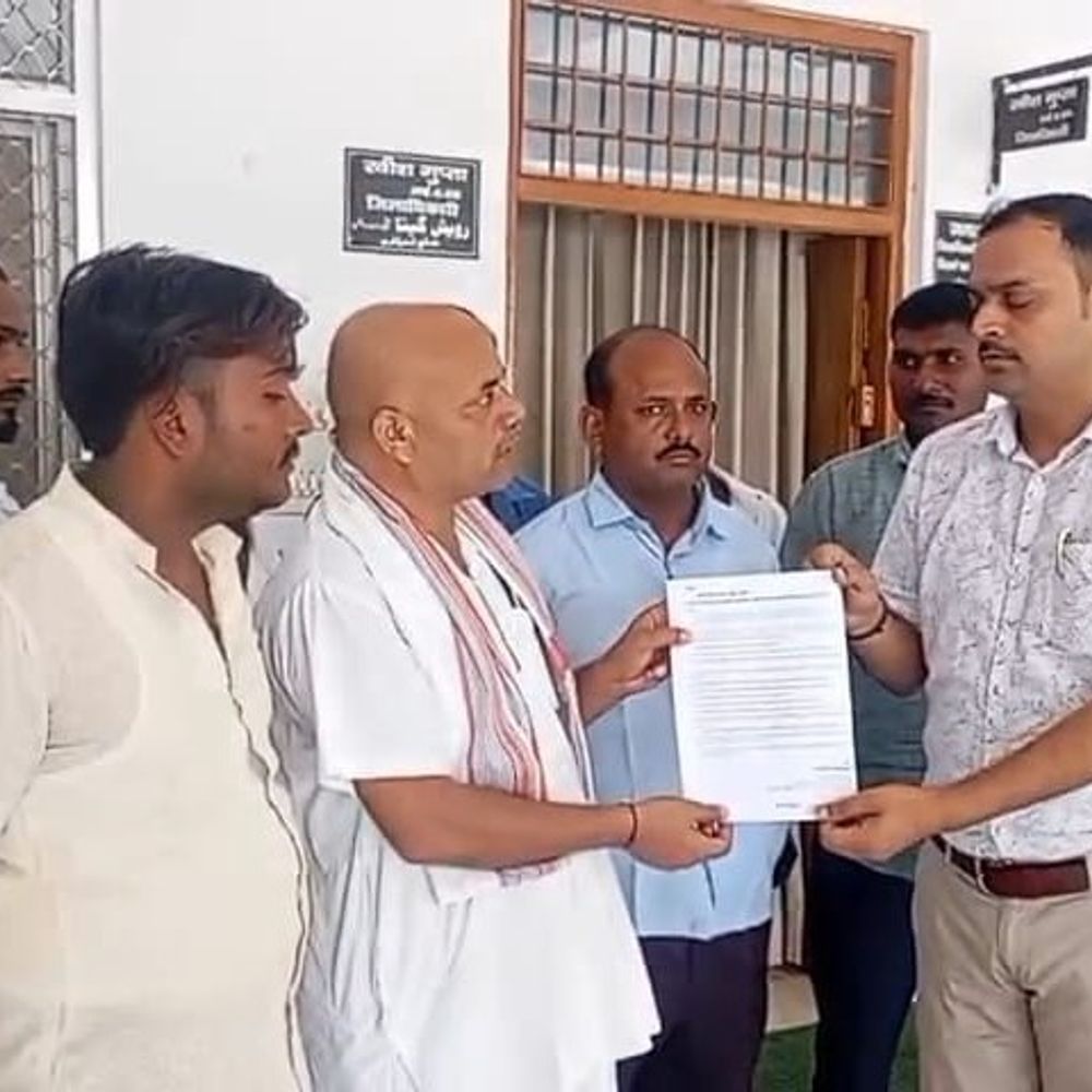 रात को उड़ते ड्रोन और चोरी की घटनाओं से दहशत:भाजपा नेता ने डीएम को दिए सुझाव, अनुमति के बिना ड्रोन उड़ाने पर रोक की मांग