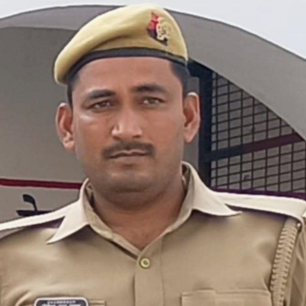गोंडा में मुख्य आरक्षी की मौत:बाइक दुर्घटना में घायल पुलिसकर्मी ने केजीएमयू में तोड़ा दम