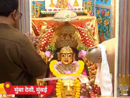 शारदेय नवरात्र- नैना देवी के कपाट रात 2 बजे खुले:मिर्जापुर के विंध्यवासिनी धाम में हजारों की भीड़; कोलकाता में बांग्ला भाषा थीम पर सजे पंडाल