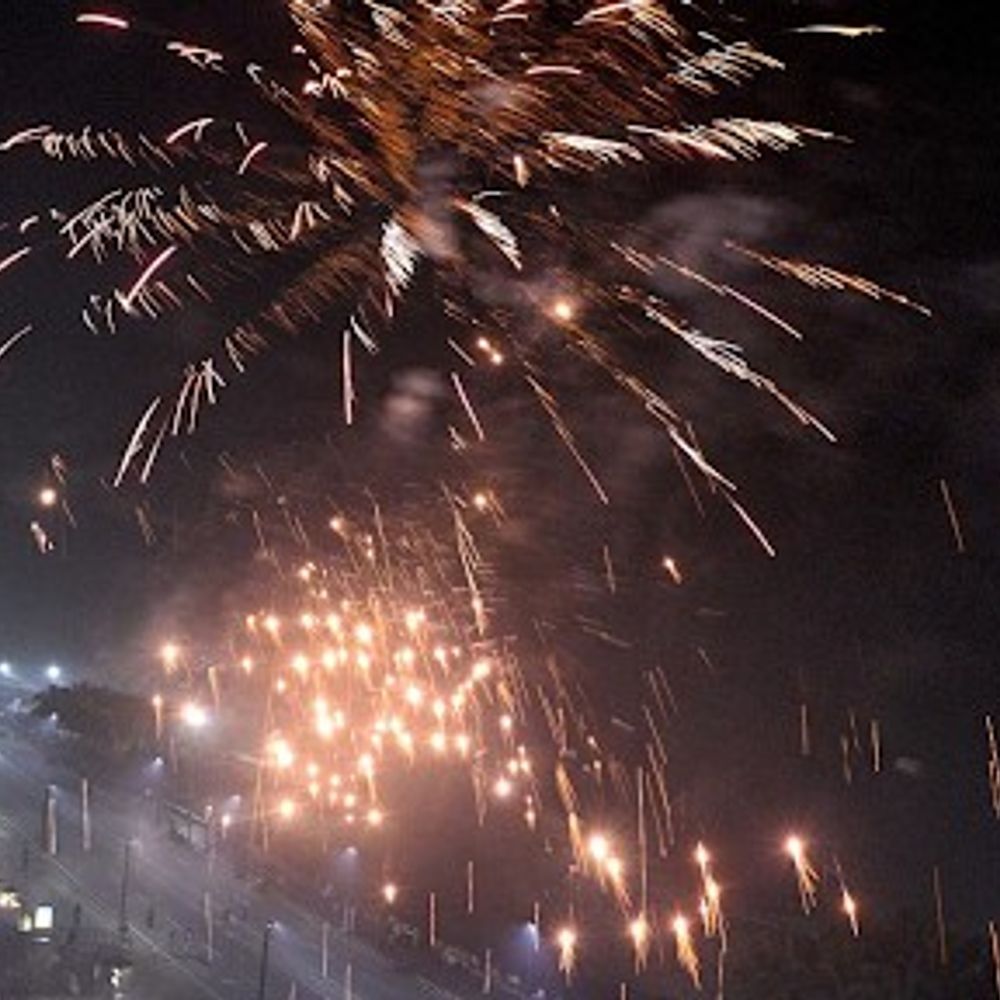 सुप्रीम कोर्ट में आज दिल्ली में पटाखा बैन पर सुनवाई:कोर्ट ने कहा था- पूरे देश को साफ हवा का हक; दिल्ली-NCR ही क्यों