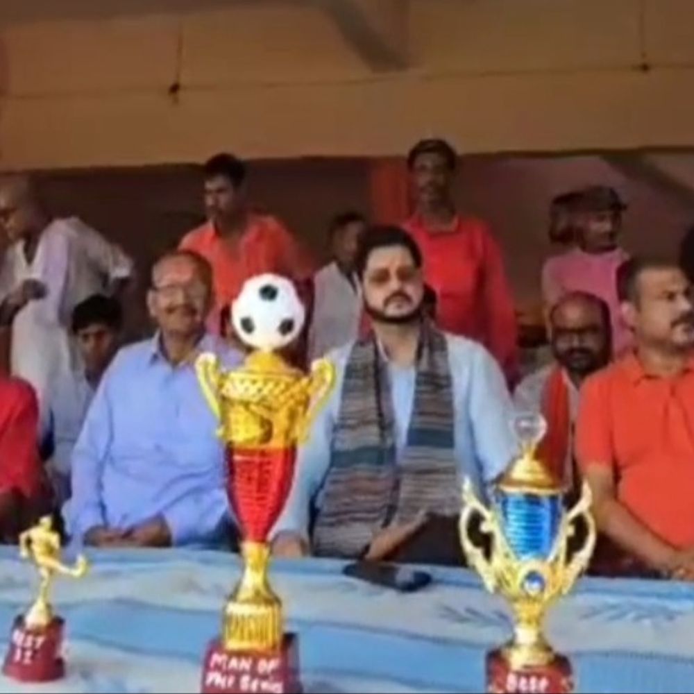 हरिहरपुर में 5 दशकों से जारी फुटबॉल प्रतियोगिता का उद्घाटन:सैकड़ों खेलप्रेमी मैदान में पहुंचे, युवराज ने कहा- खेल जीवन का अभिन्न हिस्सा